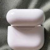 AirPods 4 с активным шумоподавлением 1