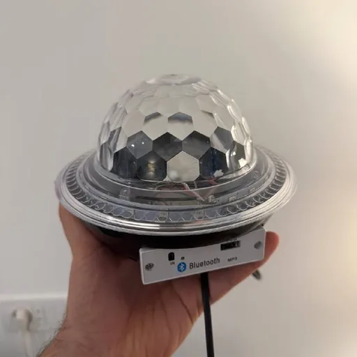 Disco kugla sa muzikom