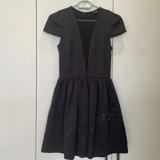 Чёрное платье Topshop