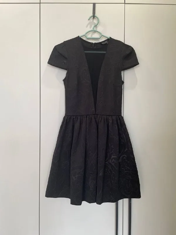 Чёрное платье Topshop 1