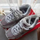 Женские кроссовки Nike Zoom Vomero 5 3