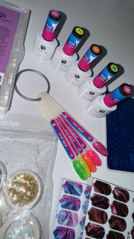 набор для маникюра гель-лаки, глиттер, формы, пленки, слайдеры, пластина для стемпинга 2