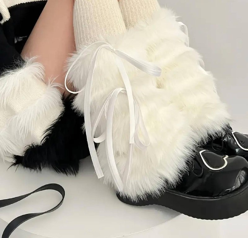 Гетры, туфли, часы, ремни, чемоданчик для очков, форма, штучки для Crocs, ракетка Prince с мячиками
