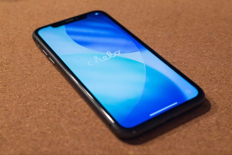 iPhone 11 Space Grey 128 GB with accessories