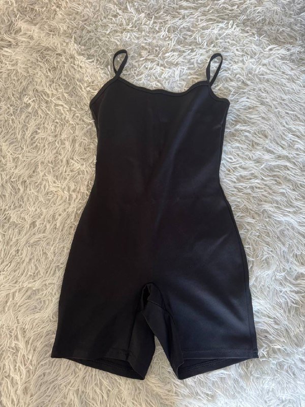 платье черное, платье MANGO, костюм IRNBY, лонг сетка, лонг красный леопард, лосины спортивные, шляпа летняя, кепка лео, комбез черный, майка с чашками 9