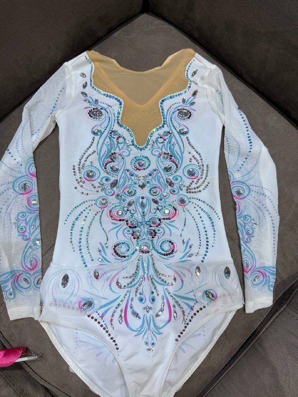 купальники для выступлений, булавы, мяч, скакалка, ленты, трусы, тренировочные купальники, украшения для волос 7