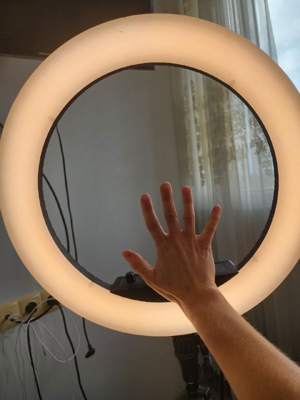 Кольцевая лампа с чехлом и зеркалом 3