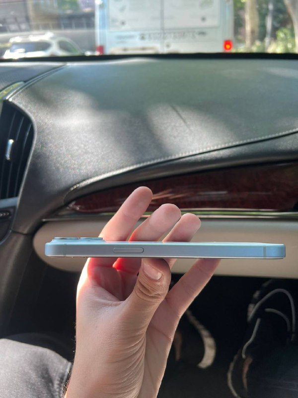 Айфон 15 в идеальном состоянии 3