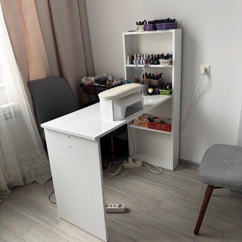 Стол для мастера маникюра