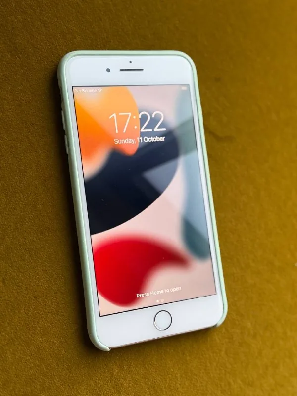 iPhone 7 Plus 128 ГБ 1