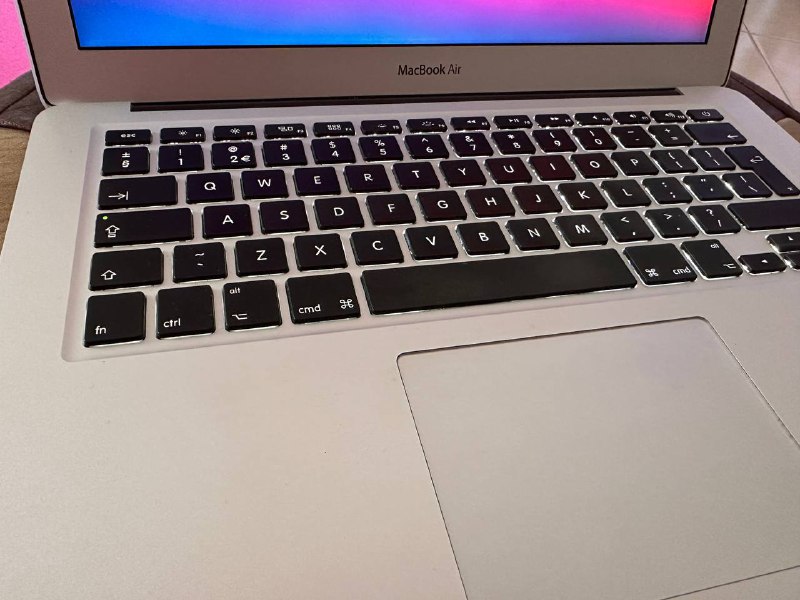 Mac Book Air 13 inch, SSD 128gb, 2014 3