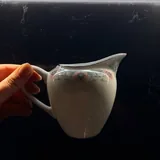 Кастрюли, сковорода, вафельница, чайный сервиз 5
