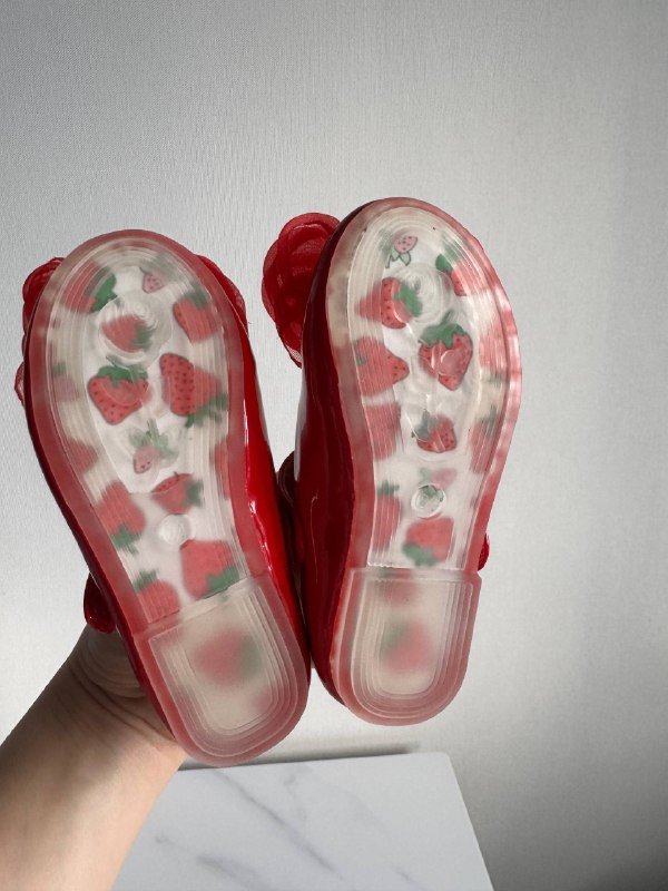 Красные лакированные туфли для девочки 24 размер 2