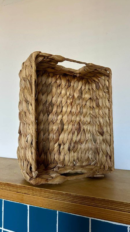 Коробка, три свечи