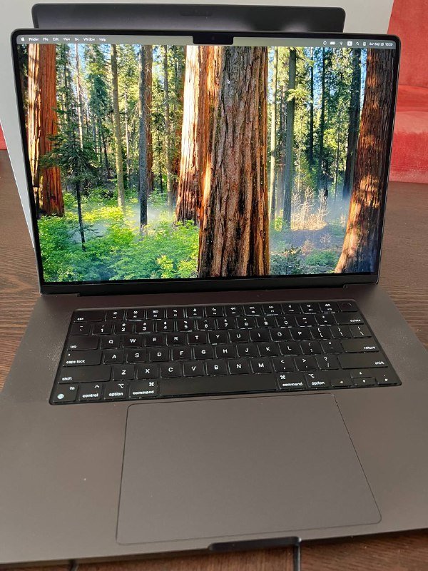 MacBook Pro 16” M3 Pro 18 GB 1 TB SSD 3