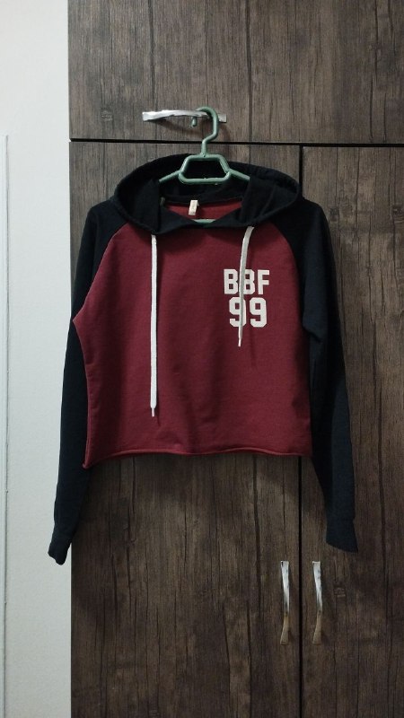 Одежда: свитер, футболки, брюки, джинсы 2