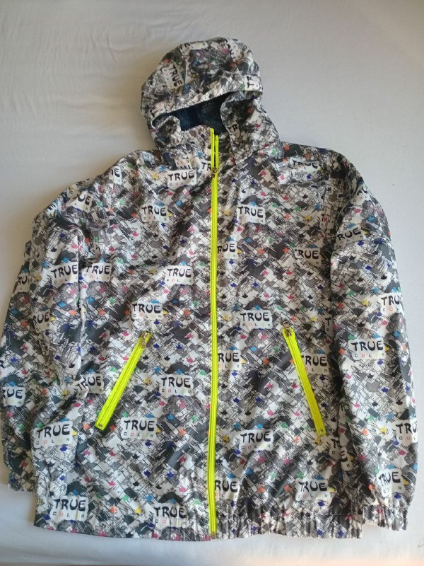 Кроссовки, одежда, игрушки, зубные щётки 6