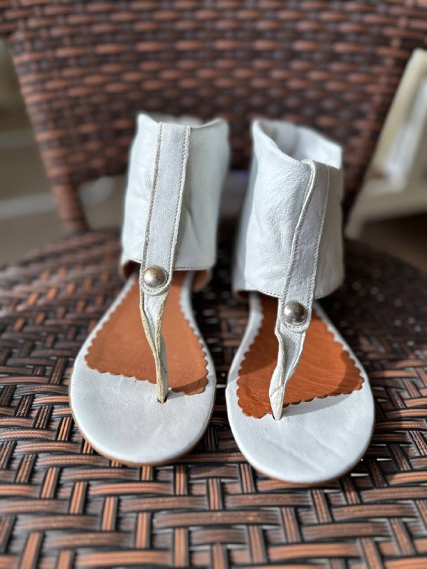 Женские белые кожаные сандалии 37 размер Италия