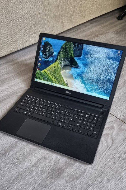 Ноутбук Dell Vostro15 i5 8 ГБ 250 ГБ SSD