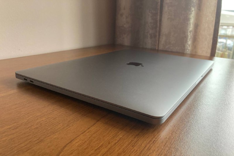 MacBook Pro 2019 16" i9 64GB 1TB Radeon 5500M 2