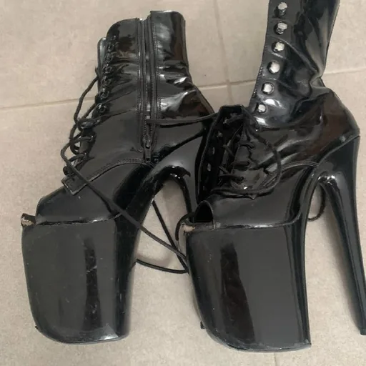 Стрипы Pleaser