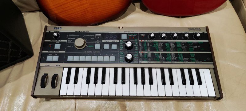 Fender Duo-Sonic, Schecter Omen-II, Korg Microkorg, VOX vt20x 2