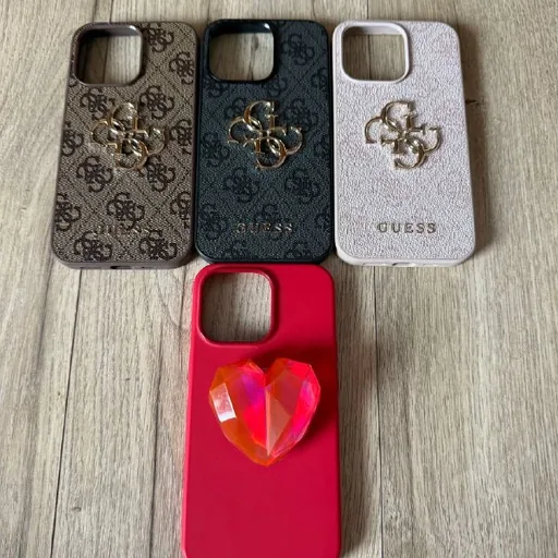 Чехлы на iPhone 13