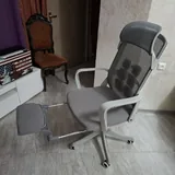 Мониторы iiyama, офисное кресло с подножкой 1
