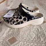 Crocs 1