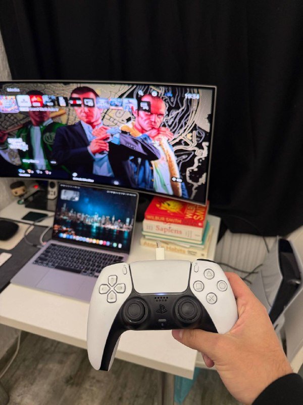 PS5 Slim Digital, два геймпада 4