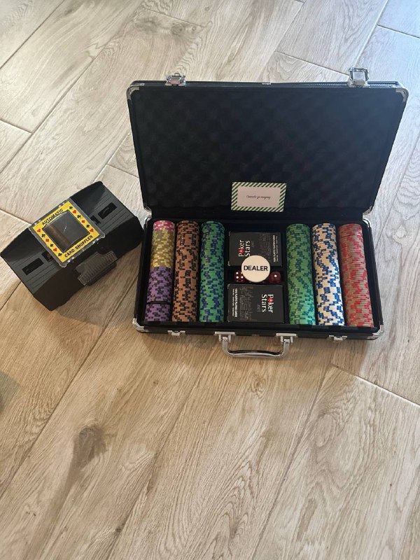 Набор для покера Las Vegas Poker Club 300 фишек