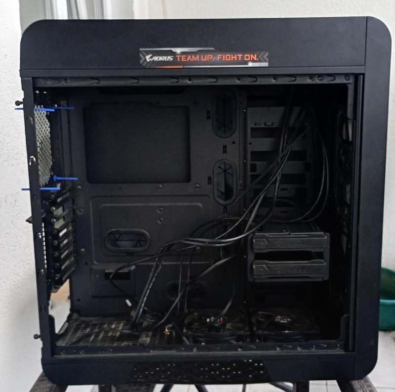 Full Tower корпус для компьютера Thermaltake Core V71 с вентиляторами и контроллером 3