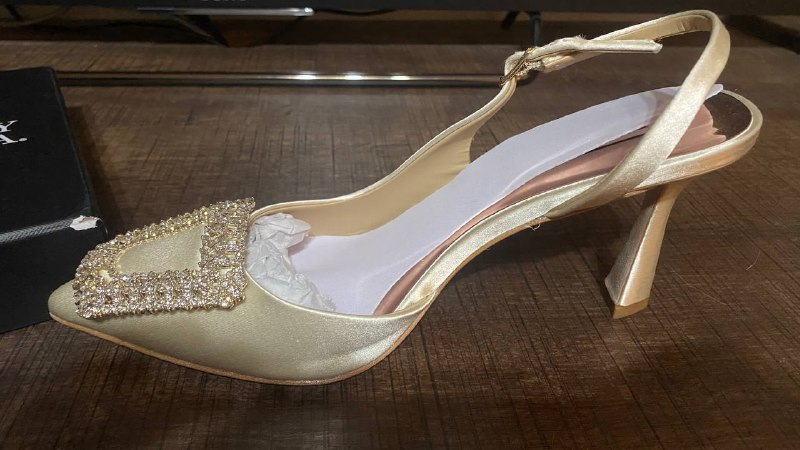 Женские туфли Badgley Mischka бежевые с кристаллами 3