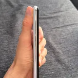 iPhone XS Max, Samsung Galaxy S10+ 10