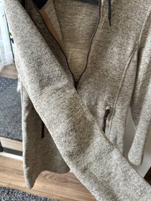 Фирменная кофта на флисе размер S 6