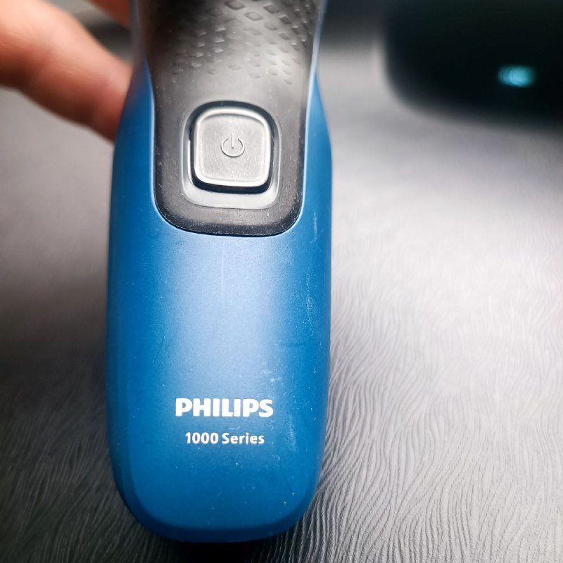 Philips electric shaver 1000 Series