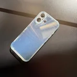 Прозрачный чехол на iPhone 17 2