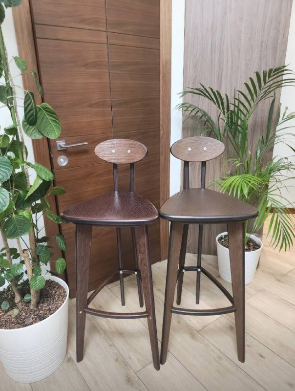 2 барных стула из дерева