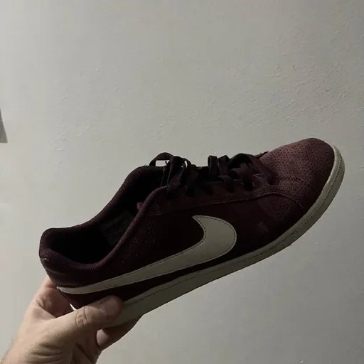 Кроссовки Nike бордовые