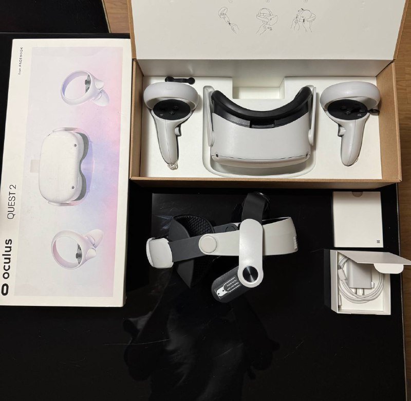 VR-шлем Oculus Quest 2 с аксессуарами