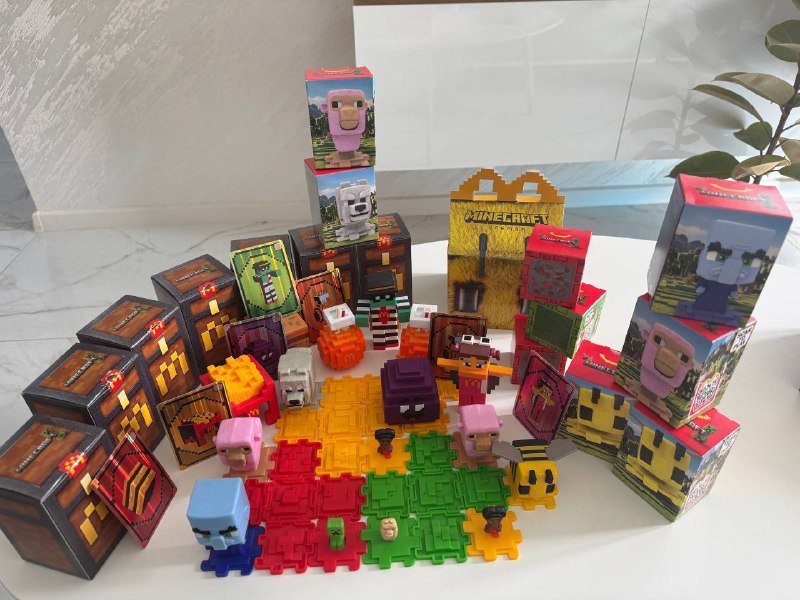 Коллекция игрушек Minecraft из McDonalds