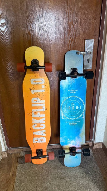 Оранжевый скейтборд, Черный скейтборд