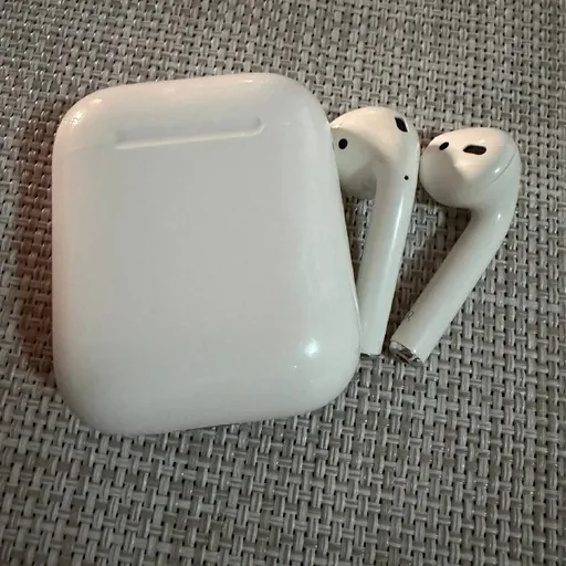 Apple AirPods 1-го поколения