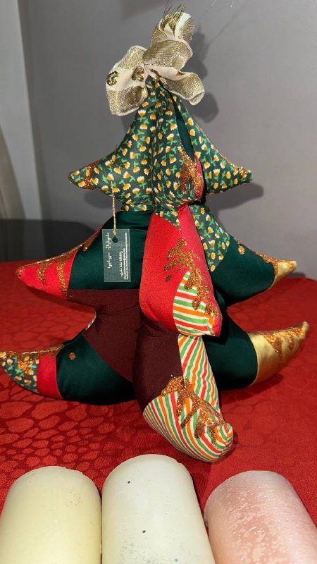 Подушка, женские носочки, теплая жилетка, текстильная елка, свечи, большая машинка, мужской свитер Zara 6