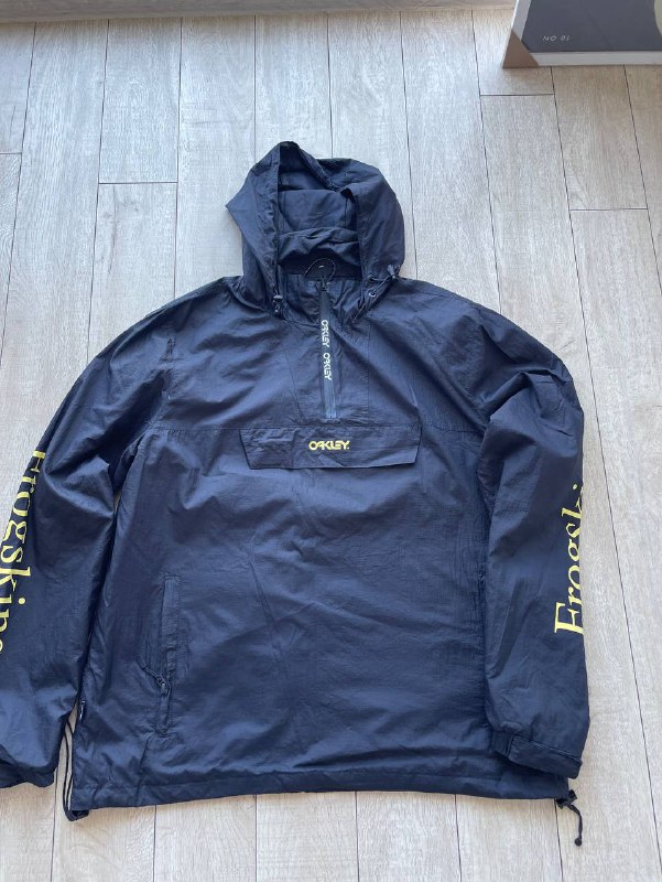 Лонг Carhartt, Рубашка Carhartt, Топ Dickies, Анорак Oakley, Бомбер Carhartt, Курточка Stussy, Курточка Carhartt, Джоггеры Alpha Industries, Футболка Carhartt 5