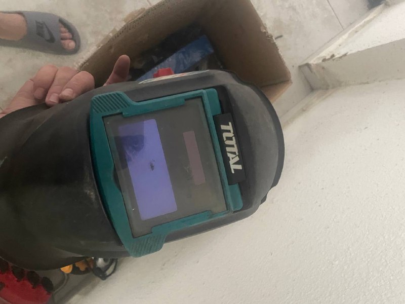 Инструменты, набор оборудования и сварочный аппарат 5