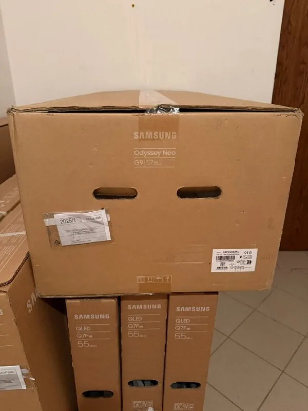 Samsung Odyssey Neo G9, AMD Ryzen 9 9950X3D2, ASUS ROG X870E, ASUS ROG Ryuo IV 1