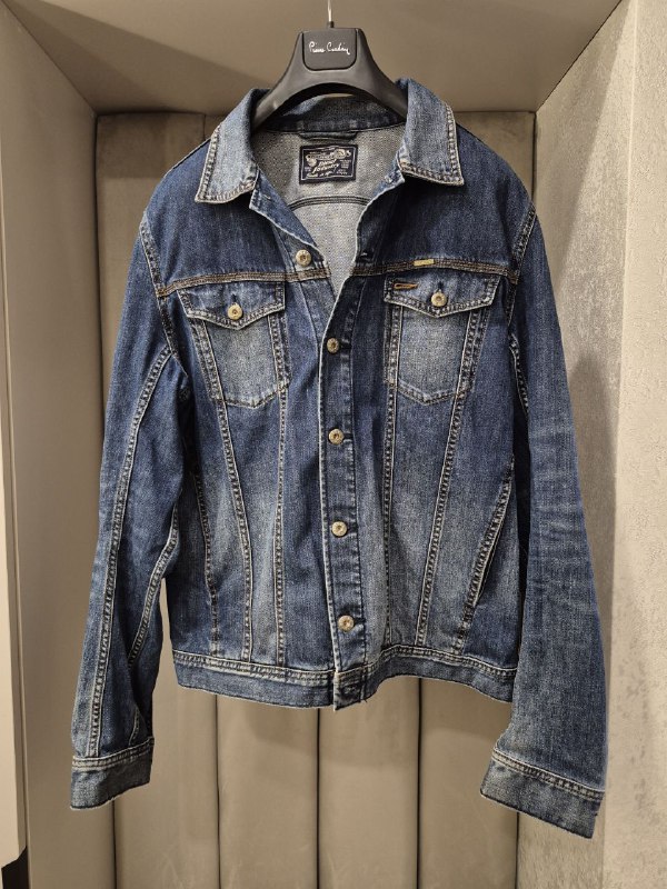 куртка DIESEL, джинсы diesel, кожаная куртка barney's, джинсовая куртка diesel, кроссовки diesel 6