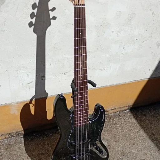 Squier Affinity Jazz Bass VI BKM