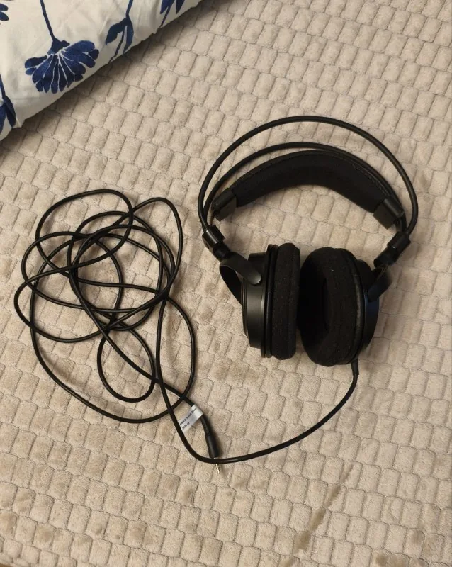 Наушники Audio-Technica ATH-AVA400 1